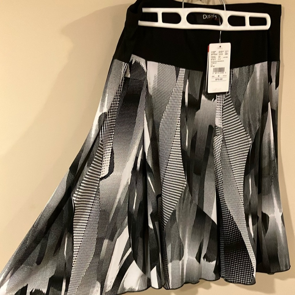 NWT Dusak Black and White Skirt